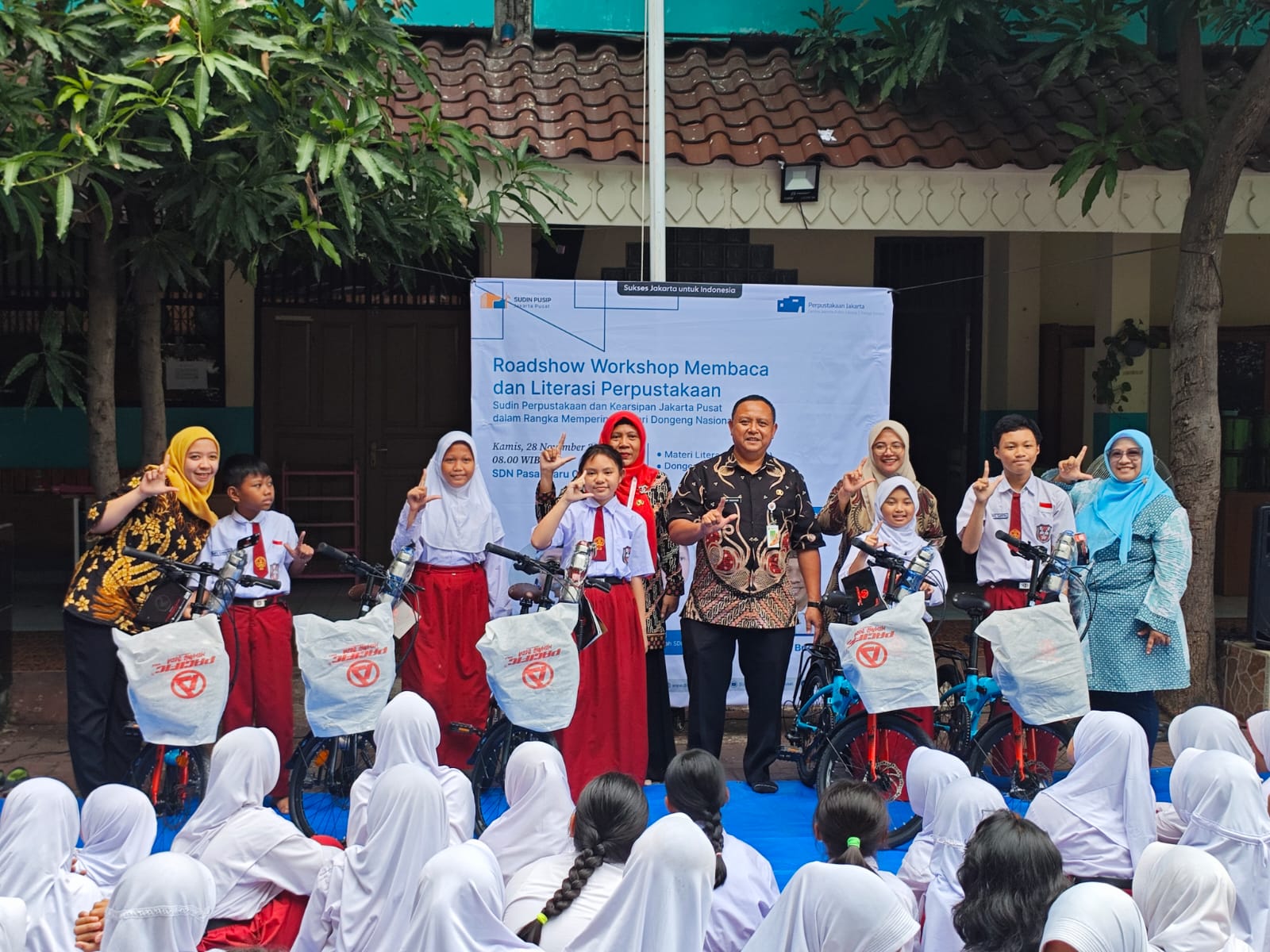 Roadshow Workshop Membaca Dan Literasi Perpustakaan Dalam Rangka Memperingati Hari Dongeng Nasional Di SDN Pasar Baru 07